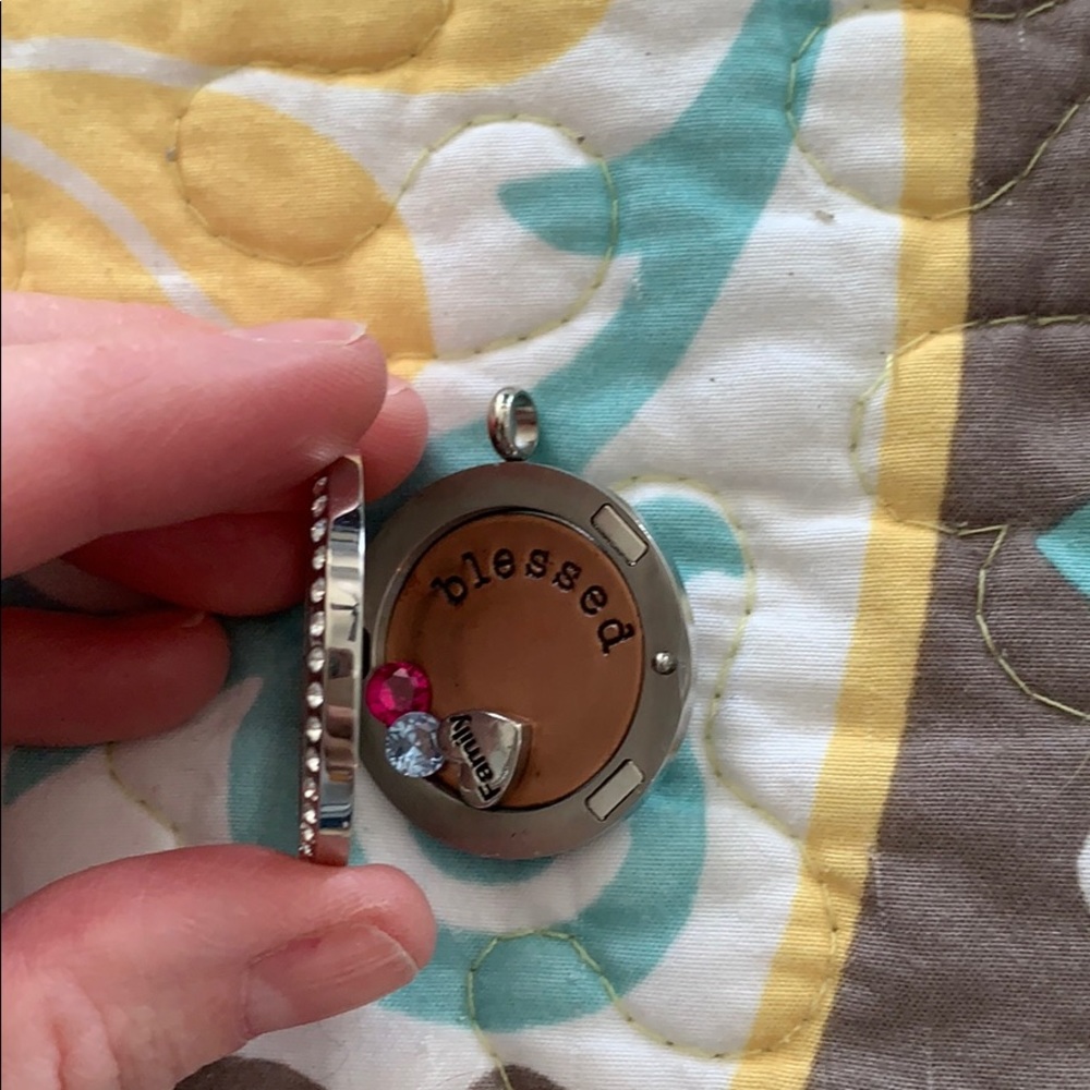 Origami Owl locket - Picture 3 of 3